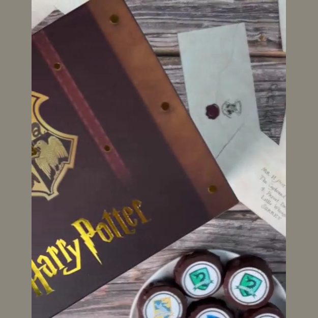 Flying acceptance letter box — product detail.