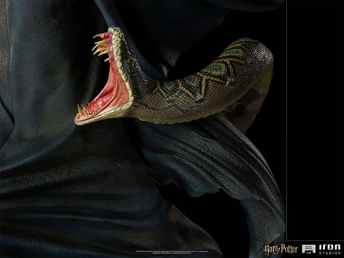 Statue Voldemort and Nagini Harry Potter Legacy